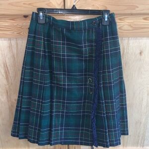 Vintage Scottish Green tartan plaid kilt skirt w/safety brooch kilt pin sz S